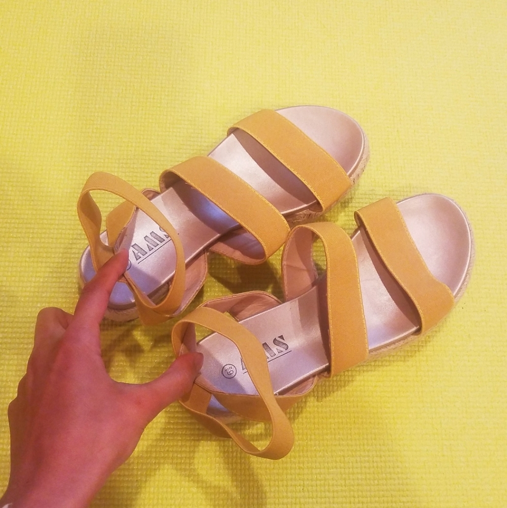 NEW Espadrille Sandals - Picture 5 of 6